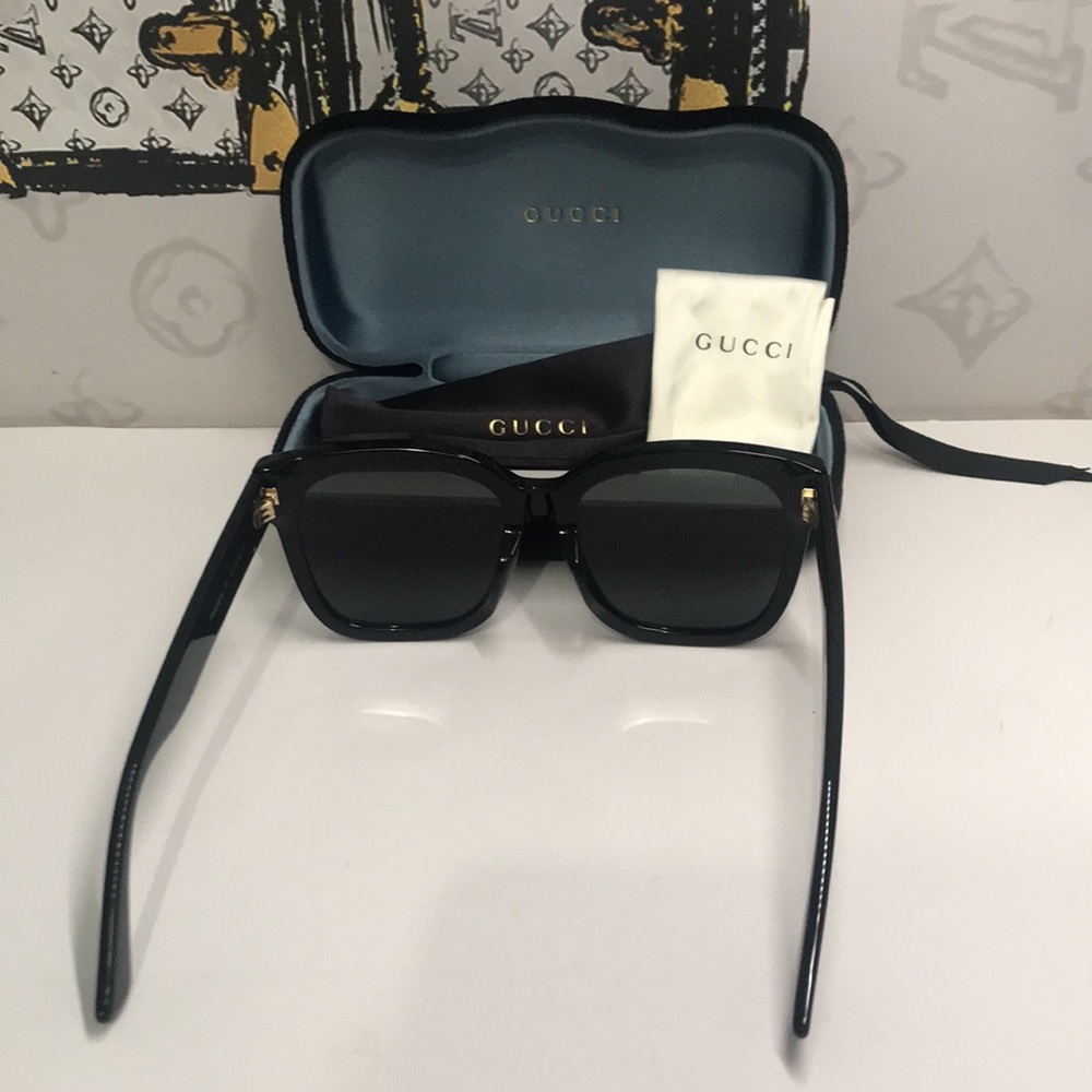 New Authentic Gucci Black Sunglasses GG0034SAN 001 - Picture 8 of 13